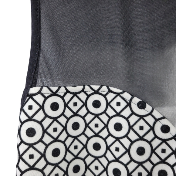 BLACK and White Evening Dress Raised Pattern Peplum Mini Dress Size 10 - Picture 4 of 8